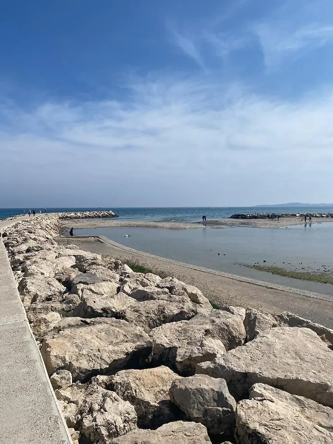 50m plage / 200m hippodrome 2 pièces jardin garage Cagnes-sur-Mer Appartement
